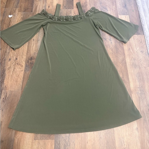 Spense Olive Green Off-Shoulder Dress - Picture 2 of 4